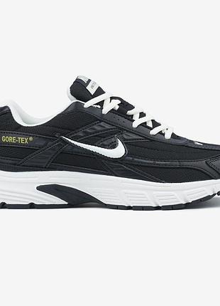 Чорно-білі кросівки унісекс nike initiator triple black white gore-tex х найк 44