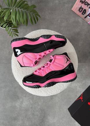 Розовые женские кроссовки jordan 11 pink black х джордан 40