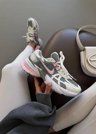 Жіночі білі кросівки nike v2k runtekk white grey pink х ейр макс 37