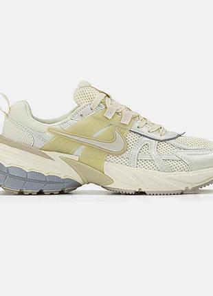 Жіночі бежеві кросівки nike v2k runtekk white beige blue х ейр макс 37