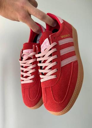 Женские красные кроссовки adidas spezial handball red pink х адидас 40