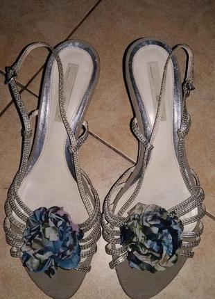 Продам босоножки очень дорогого итальянского бренда