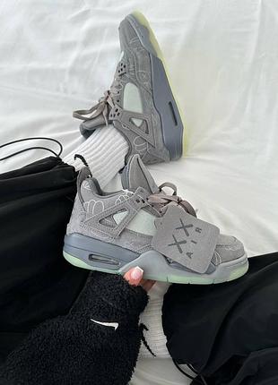Жіночі сірі кросівки nike air jordan 4 kaws grey х джордан 40