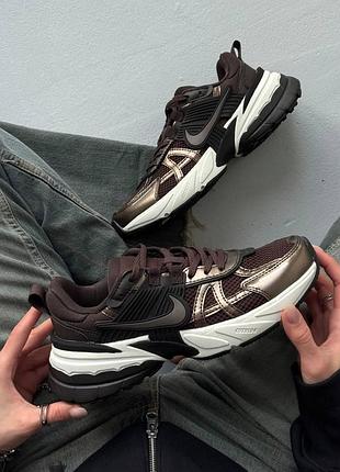 Жіночі коричневі кросівки nike v2k runtek brown black х рантек 41