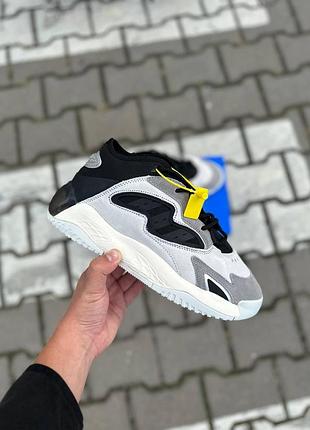 Сірі чоловічі кросівки adidas streetball ii grey two core black x адідас 41