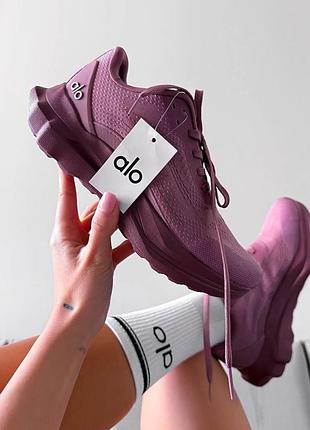 Розовые женские кроссовки alo yoga runner pink х алоу йога 39