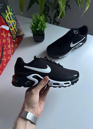 Черные кроссовки унисекс nike air max tn plus black white х эйр макс тн плюс 40