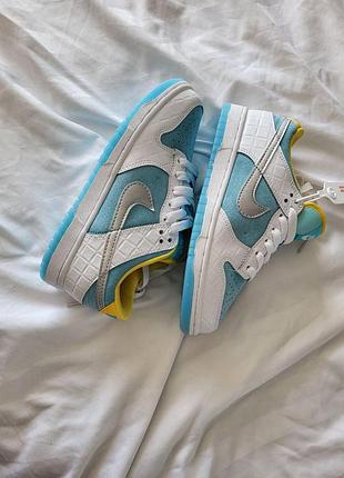 Білі кросівки унісекс nike sb dunk low blue white silver yellow х данк 36