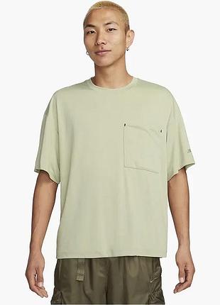 Футболка чоловіча nike sportswear tech pack dri-fit short-sleeve top green fb7392-371