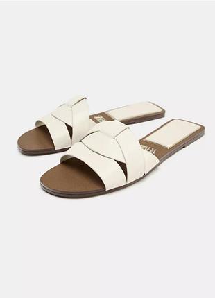 Шльопанці  zara