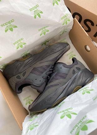 Чёрные замшевые кроссовки адидас изи буст 700 унисекс adidas yeezy boost 700 wave runner black raw rubber 37