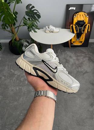 Жіночі сірі кросівки nike v5 rnr white black silver х раннер 40
