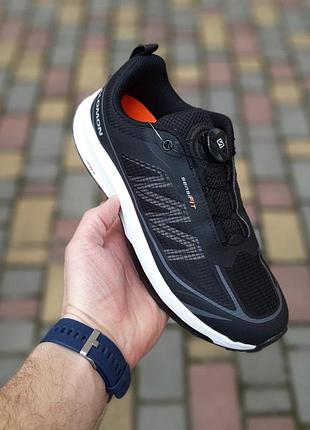 Чоловічі кросівки salomon sensifit boa чорні на білій кросівки саломон сенсіфіт тренд 2025 року