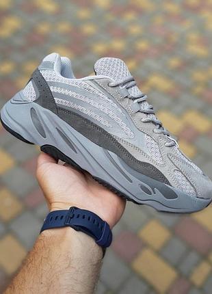 Чоловічі літні кросівки adidas yeezy 700 v2 сірі модні кросівки адідас ізі 700 42