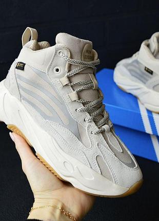 Женские зимние теплые кроссовки на меху adidas yeezy boost 700 высокие серые с бежевым кроссовки адидас изи буст 700 39(24.5см)