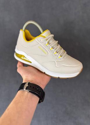 Жіночі літні легкі кросівки skechers uno 2 golden trim бежеві весінняні кросівки скетчерс
