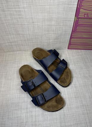 Оригінальні анатомічні шкіряні шльопанці birkenstock