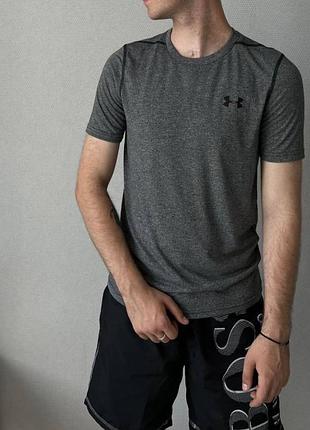 Мужская футболка для спорта under armour xl-tg-eg