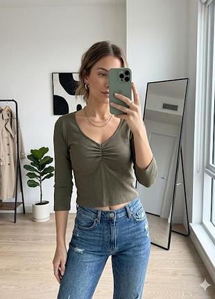 Кроп топ лонгслів h&m розмір м кольору хакі