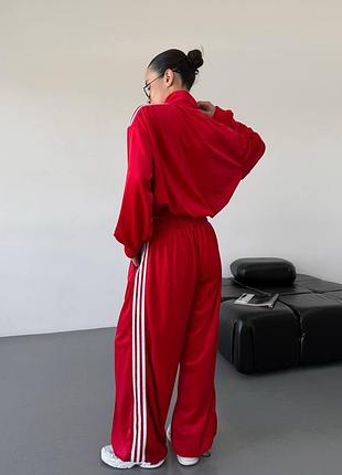 Красный спортивный костюм красного цвета красный спортивный костюм с лампасами
