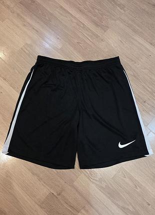 Шорты nike на dri fit, размер м