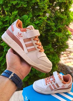 Жіночі літні шкіряні кросівки adidas forum бежевий з коричнев літні кросівки адідас форум топ якість 40(25.5см)