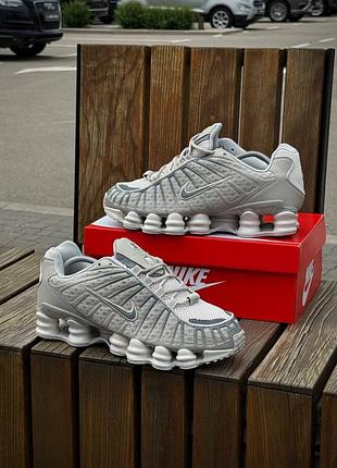 Стильные и инновационные спортивные кроссовки nike shox tl
