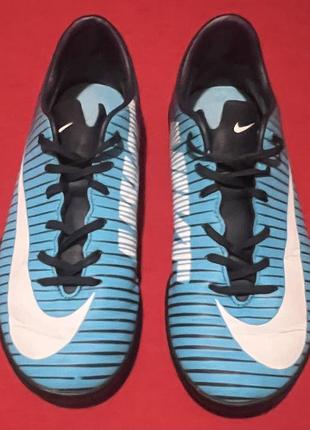 Футбольні сороконіжки nike р.36 23см
