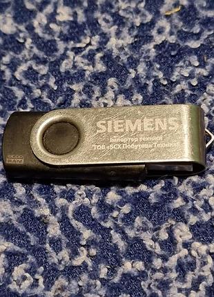 Флешка 4 гб goodram (siemens) 8.71/15.3 черная серебристая