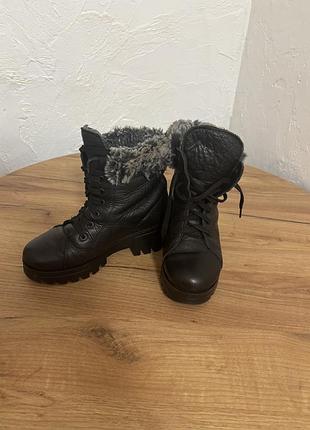Шкіряні чоботи