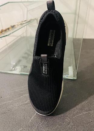 Жіночі кросівки-сліпони skechers go walk air cooled goga mat (чорні)