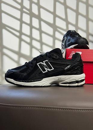 Жіночі кросівки new balance 1906r black white