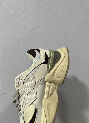 Кросівки new balance 9060 брендовий стиль з ціною на 40% нижче. дефекти на фото.36й.