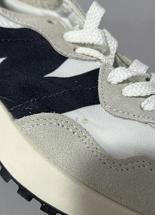 Кросівки new balance 327 white black premium 37й брендовий стиль з ціною на 40% нижче. дефекти на фото.