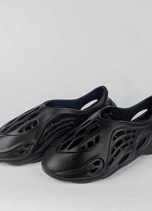 Кросівки чоловічі шльопанці sonimix чорного кольору, як yeezy foam runner 'onyx' 42