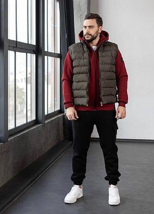 Набір зимовий трійка stone island: жилет-зип худі-штани — 2 пари шкарпеток у подарунок бордовий, m