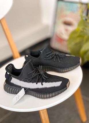 Adidas yeezy boost кросівки жіночі ізики легкі зручні чорні повсякденні