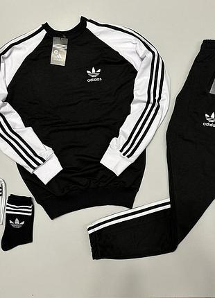 Костюм adidas: свитшот-штаны 2пары носков в подарок m