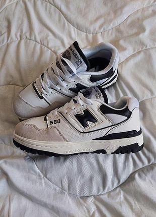 Кросівки new balance 550 бежеві для жінок стильні ньюбики повсякденні
