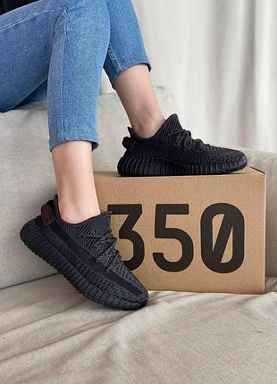 Жіночі кросівки adidas yeezy 350 чорні легкі тканинні ізіки для жінок стильні адідас