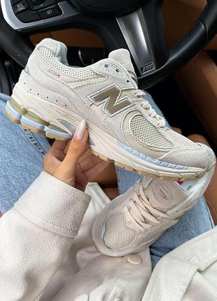 Жіночі кросівки new balance 2002r бежеві стильні та довговічні нью баланс 2002r