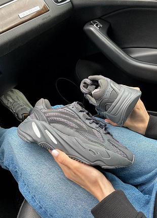 Кроссовки adidas yeezy 700 серые для женщин легкие тканевые изики адидас 40