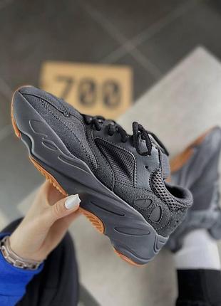 Кросівки adidas yeezy 700 чорні для жінок легкі тканинні ізіки адідас 41