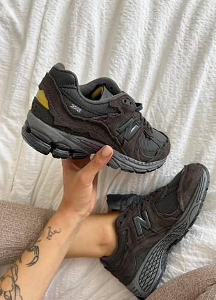 Кросівки new balance 2002r чорні замшеві для жінок стильні повсякденні нью беланс