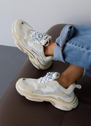 Кросівки balenciaga triple s beige white шкіряні брендові люкс кеди для жінок баленсіага тріпл