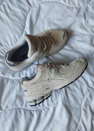 Кроссы new balance 2002r для мужчин удобные легкие ньюбики кожа/сетка белые 44