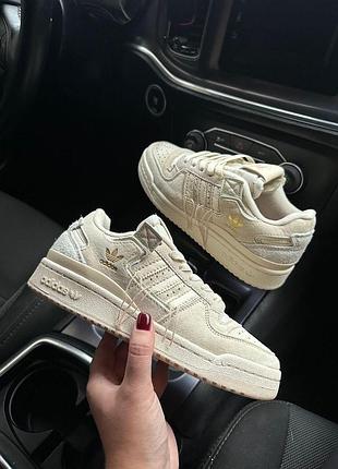 Білі замшеві жіночі кросівки адідас форум адіки adidas forum 84 low