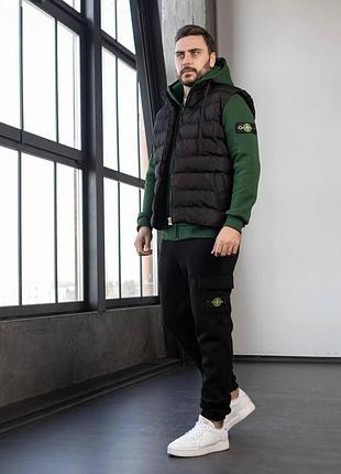 Набор зимний тройка stone island: жилет-зип худи-штаны-2 пары носков в подарок хаки, m