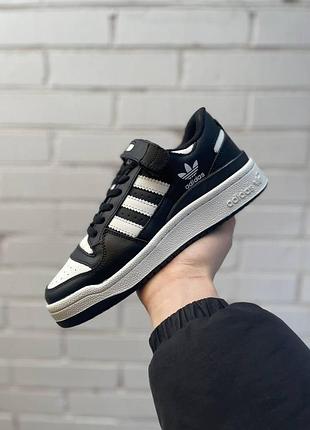 Кросівки adidas forum low для жінок зручні повсякденні адіки для спорт 37