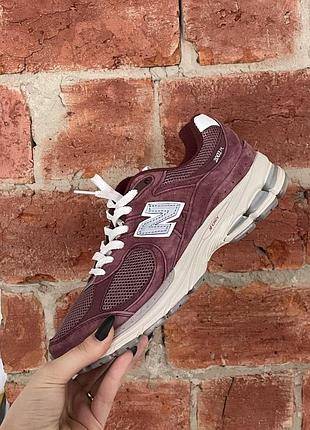 Кроссовки new balance 2002r розовые замшевые для женщин стильные повседневные нью беланс 41